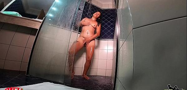  Adoro ser filmada tomando banho e se exibindo para vocês - Aline Cassia